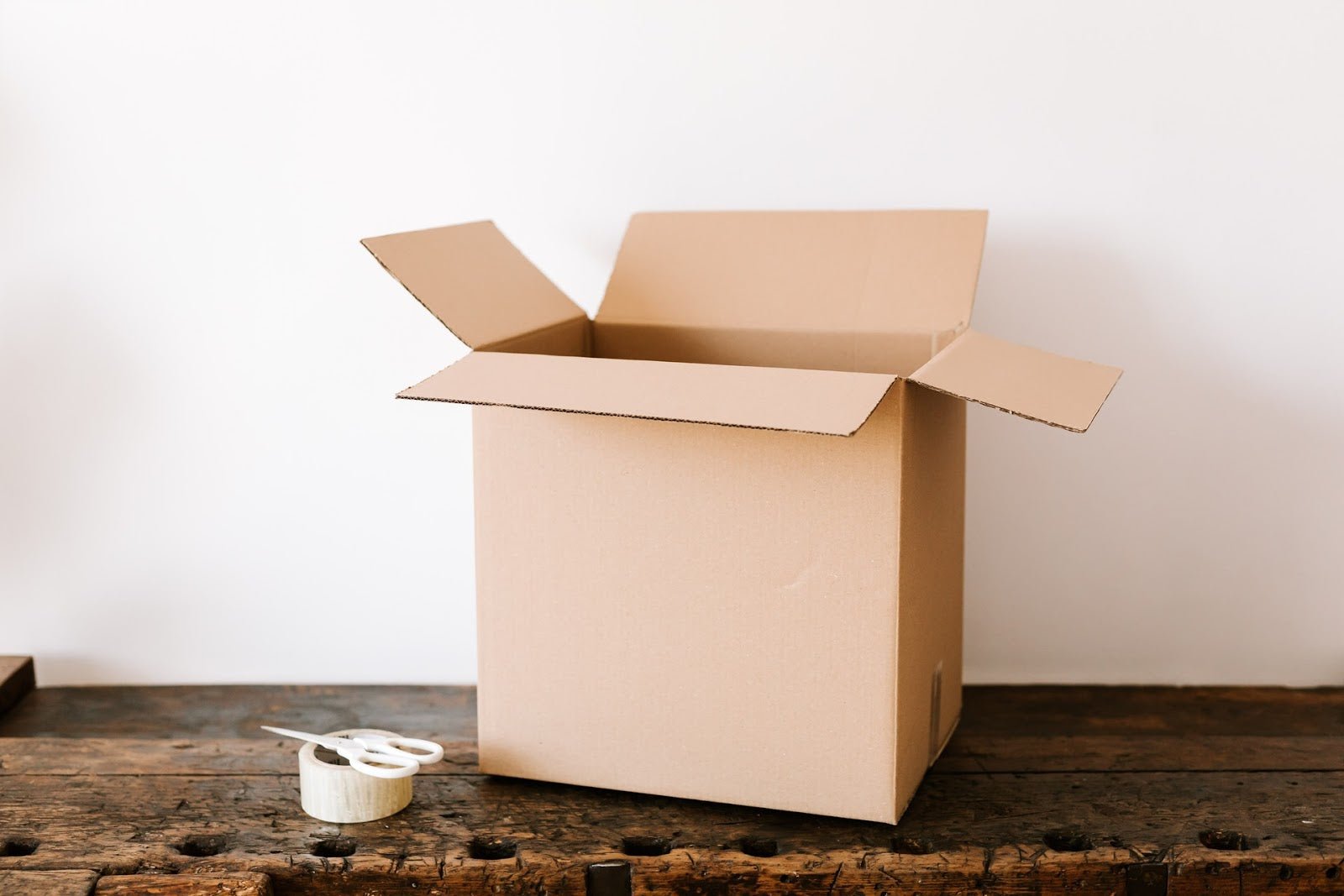 Flat Shipping & Moving Boxes 24 Interior Width for sale